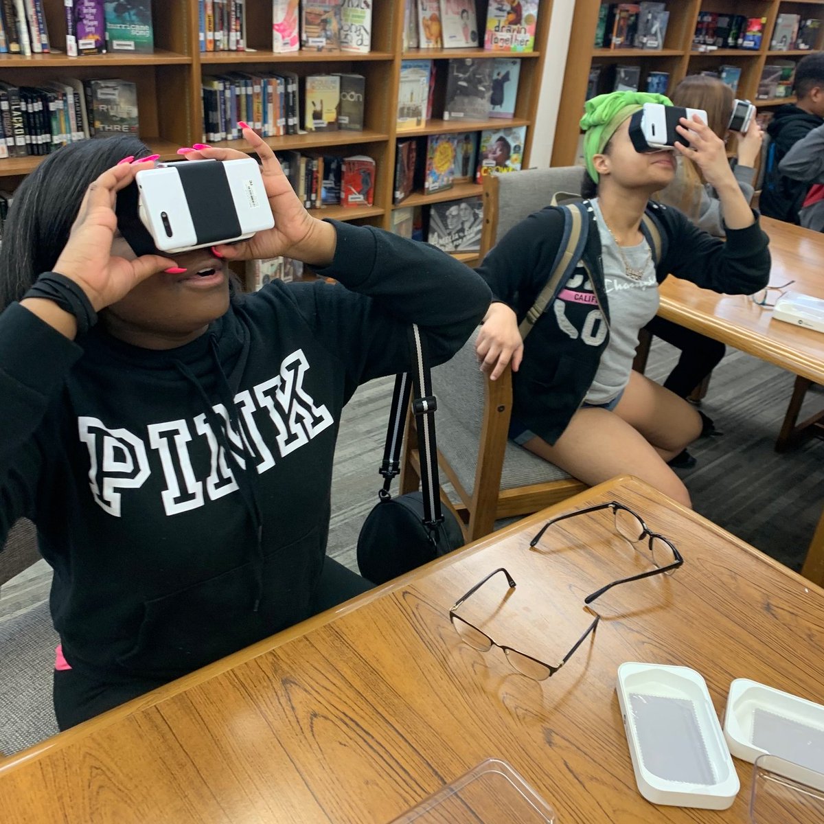Where will #GoogleExpeditions take you today? Eighth grade social studies at <a href="/RQSSouthMidd/">RQSSouthMiddle</a> has been using Google Expeditions VR to explore the travels of Lewis and Clark. #RQSConnected #SSChat #VR #EdTech