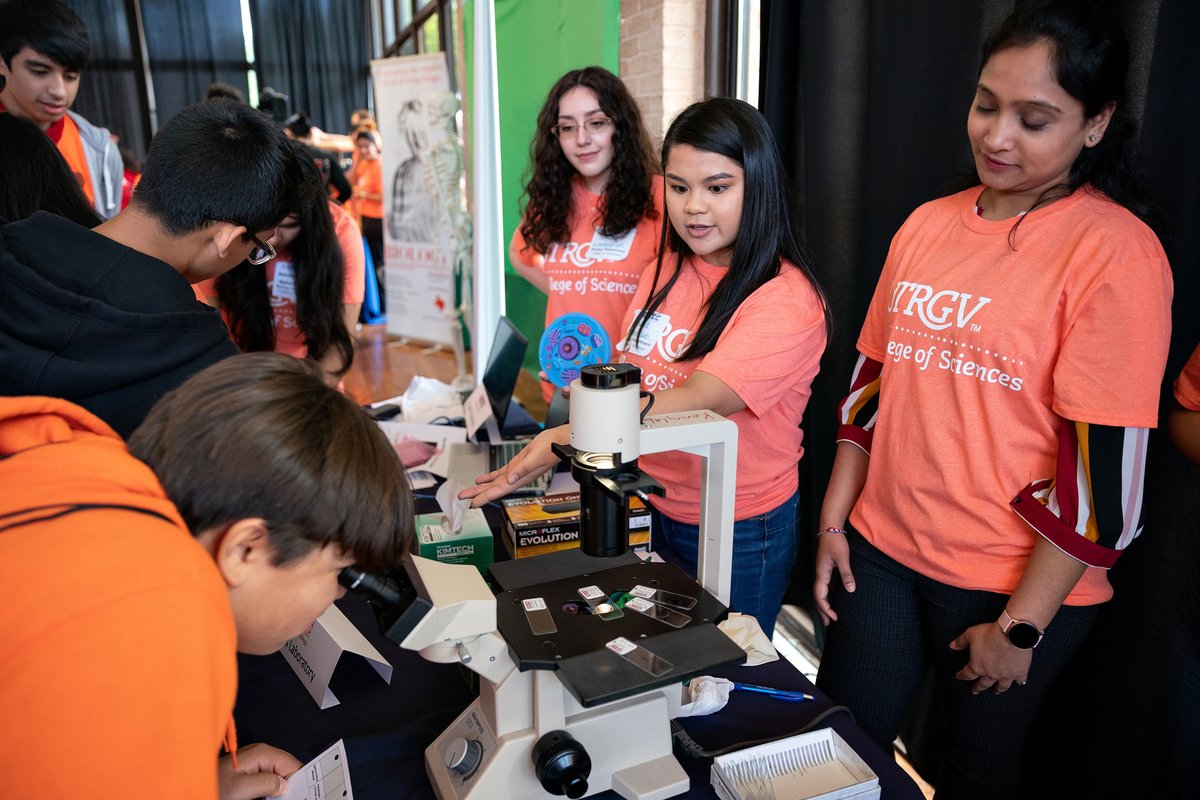 UTRGVNewsroom's tweet photo. Students attend #UTRGV #HESTEC GEAR UP Day with the @UTRGVCOS on Thu., Mar. 5, 2020 at the University Ballroom in Edinburg, Texas. There were demonstrations & hands on activities designed to help students learn about academic programs in the college.
UTRGV Photos by Paul Chouy https://t.co/00g5SnaVRJ