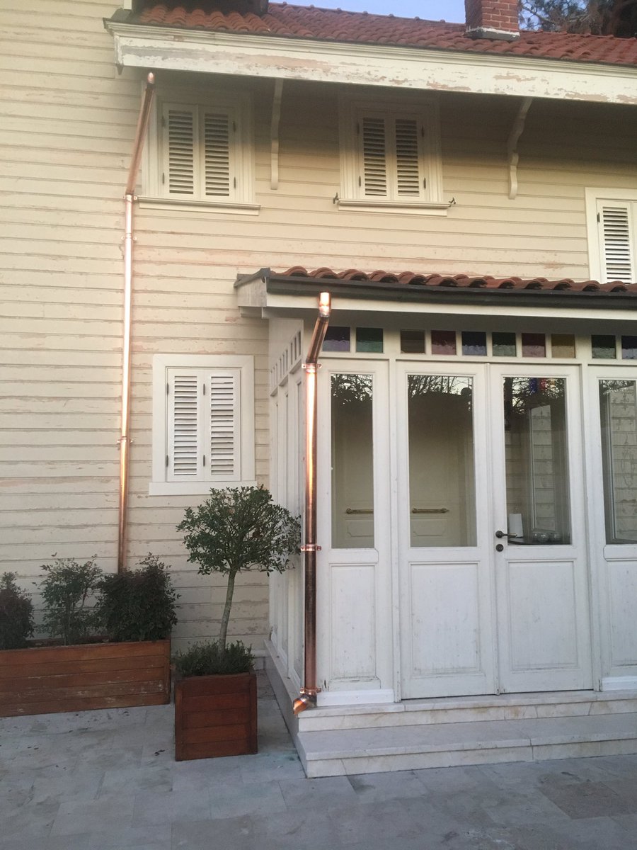 sareyapi's tweet photo. Çatı Kaplama, Bakır Yağmur Olukları ve İnişleri 2017/Kuzguncuk
•

#roof #roofing #roofer #roofrepair #roofinglife #tile #tileroof #restorasyon #bakır  #konutçatıları
#homeimprovement 
#copper #roofgutter #çatıömrü #konutçatıları #bakır #membran #villa https://t.co/hCeU1VyIKs