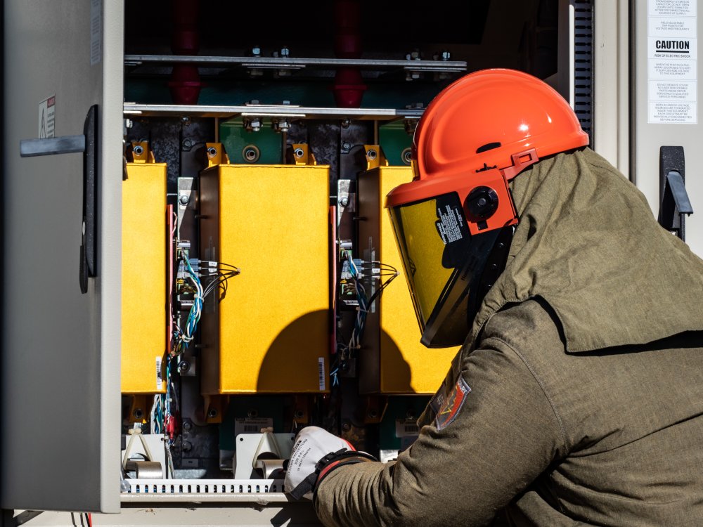 KupperEng's tweet photo. Visit us at the Energy Storage Symposium on April 17th at the Philadelphia Navy Yard! Learn about energy storage business cases, worker safety and codes &amp; standards. Plus, network with industry partners! Visit https://t.co/5uAdmPdmwz for details. #EnergyStorage #Microgrids https://t.co/S3AFqPLuxV