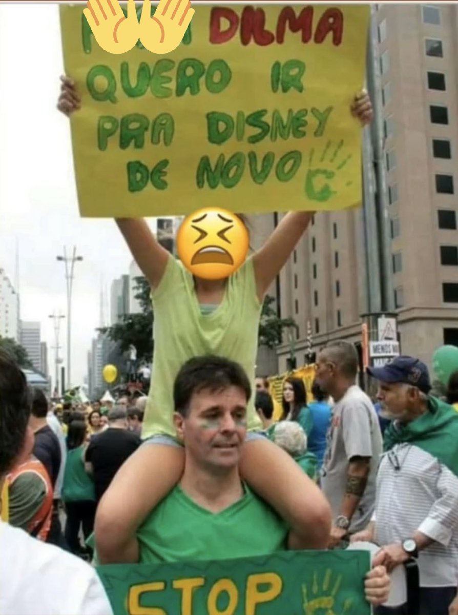 Sherazade191's tweet image. 2016: Primeiramente, #foradilma. 
Como assim R$ 3,00 o dólar Dilmimha, no dia que você sair às coisas vão ser bem diferentes. 
Só Jair Messias para resolver. 
2020: 4,75 o dólar, mas está ótimo sem o PT. E empregada não vai para Disney. 
Tudo que brasileiro classe média quer.