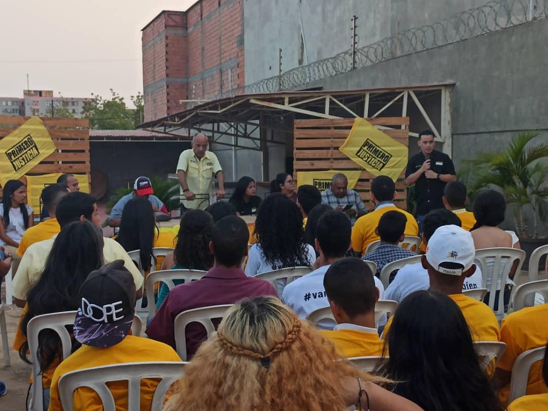 PJZulia_'s tweet photo. En el Municipio @PJ_SanFrancisco  seguimos creciendo recibimos la incorporación de más de 60 jóvenes a nuestras filas. Esta juventud tiene el compromiso de luchar sin descanso y ser protagonistas del cambio en Venezuela. #PJZulia https://t.co/cA92bsmOc5