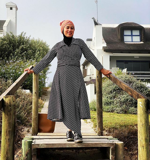 halaaLifeCT's tweet photo. Be soft. 
Do not let the world make you hard. Do not let pain make you hate. 
Do not let the bitterness steal your sweetness.
(I. Thomas)
Happy belated International Women’s Day from the 🇮🇩 woman living in 🇿🇦 😍
#halaalife
#modestfashion
#quote
#matur… https://t.co/79dujJP008 https://t.co/DZIx7Zg0qi