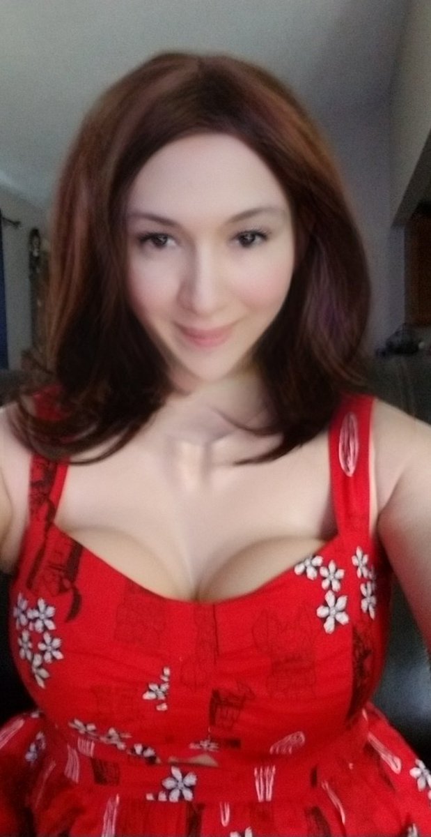 ChloeBerkano's tweet photo. #newboobswhodis #omgifeelpretty #thesearebcups #eyesupherejustkidding #howdotheylook https://t.co/0atgC3pJ1Q