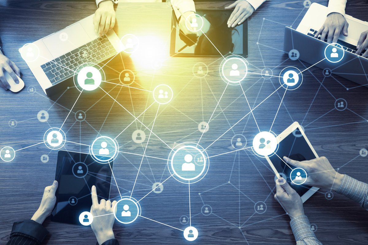 Tenemos cinco razones como cinco soles para defender que las redes sociales sí son herramientas de venta eficaces. 

¿Quieres saber cuáles son? Mirad, mirad. 

refineriaweb.com/not/395/5-fals…