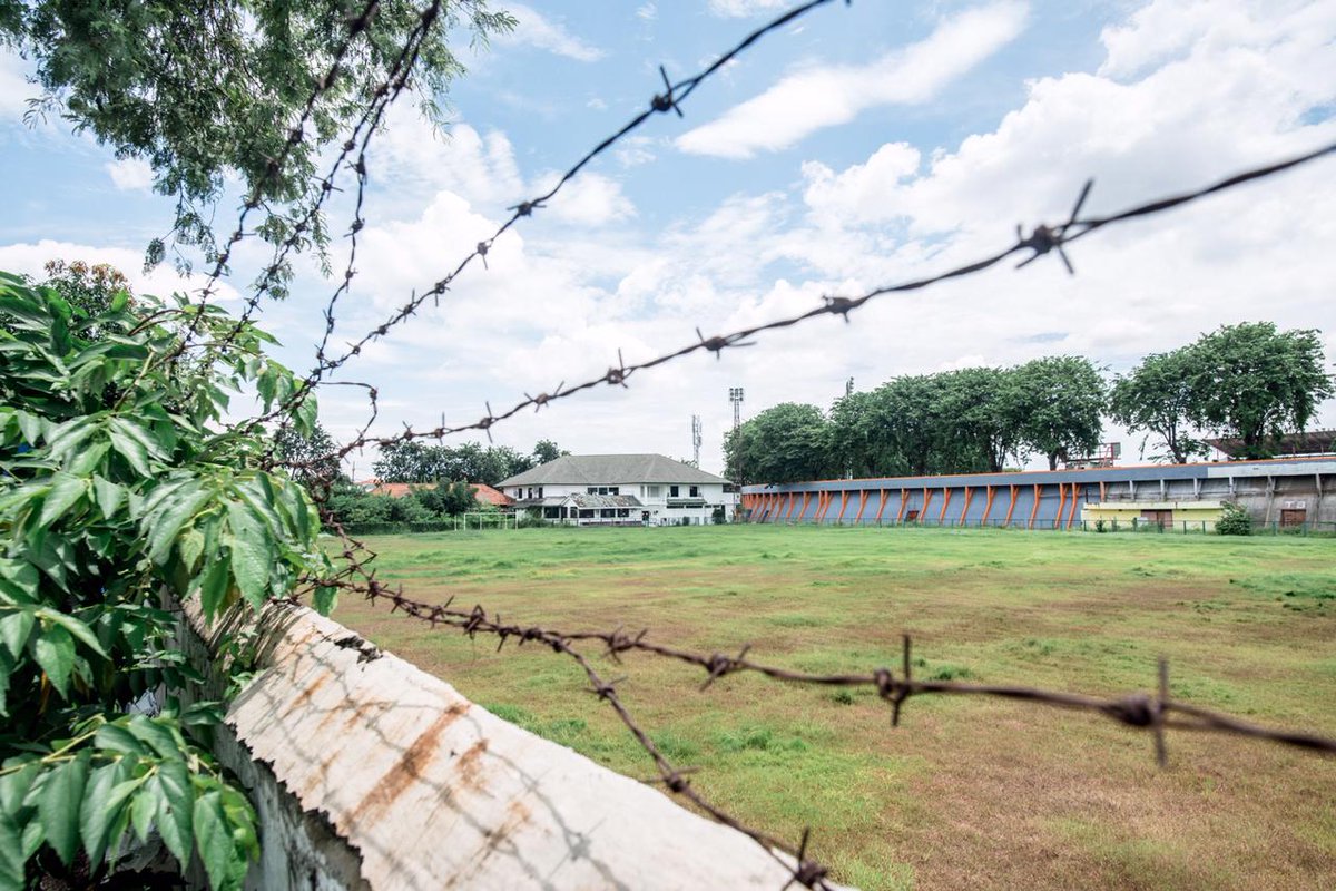 Rumah yang selalu dirindukan pemain muda Persebaya. Tempat mereka lahir dan dibesarkan hingga menjadi pemain sepakbola profesional.

Semoga sidang putusan besok terkait kasus sengketa Karanggayam berjalan adil. Aamiin. 🐊