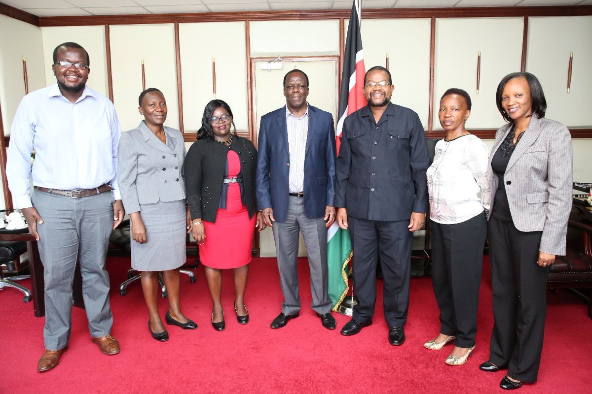 KenyaGovernors's tweet photo. The Chair of the Multi Sectoral Forum Mr. Lee Karuri and delegation paid a courtesy call to the Chair CoG H.E @GovWOparanya where they discussed on investment opportunities for Counties to tap from. #DevolutionToday
Mr. Karuri will meet CoG committee chairs in 3 weeks. https://t.co/gXqTNqUhRZ