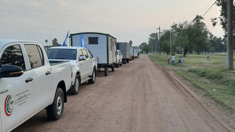 El sector agropecuario inició hoy una protesta de 96 horas contra la suba de las retenciones a la soja, a través de un cese de comercialización de granos y ganado para faena. #INFOTVTEA

infobae.com/economia/2020/…