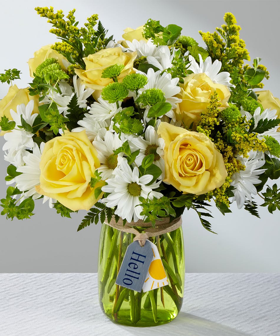 Veldkamps's tweet photo. Give them the gift of light and life with this stunning and inspirational fresh flower bouquet! Simply stylish at every turn and perfect to brighten any day.
#yellowroses #daisies #hellosun #veldkampsflowers #denverflowerdelivery #familyflorist https://t.co/aZDn03wHQC https://t.co/7nGNdBPZlO