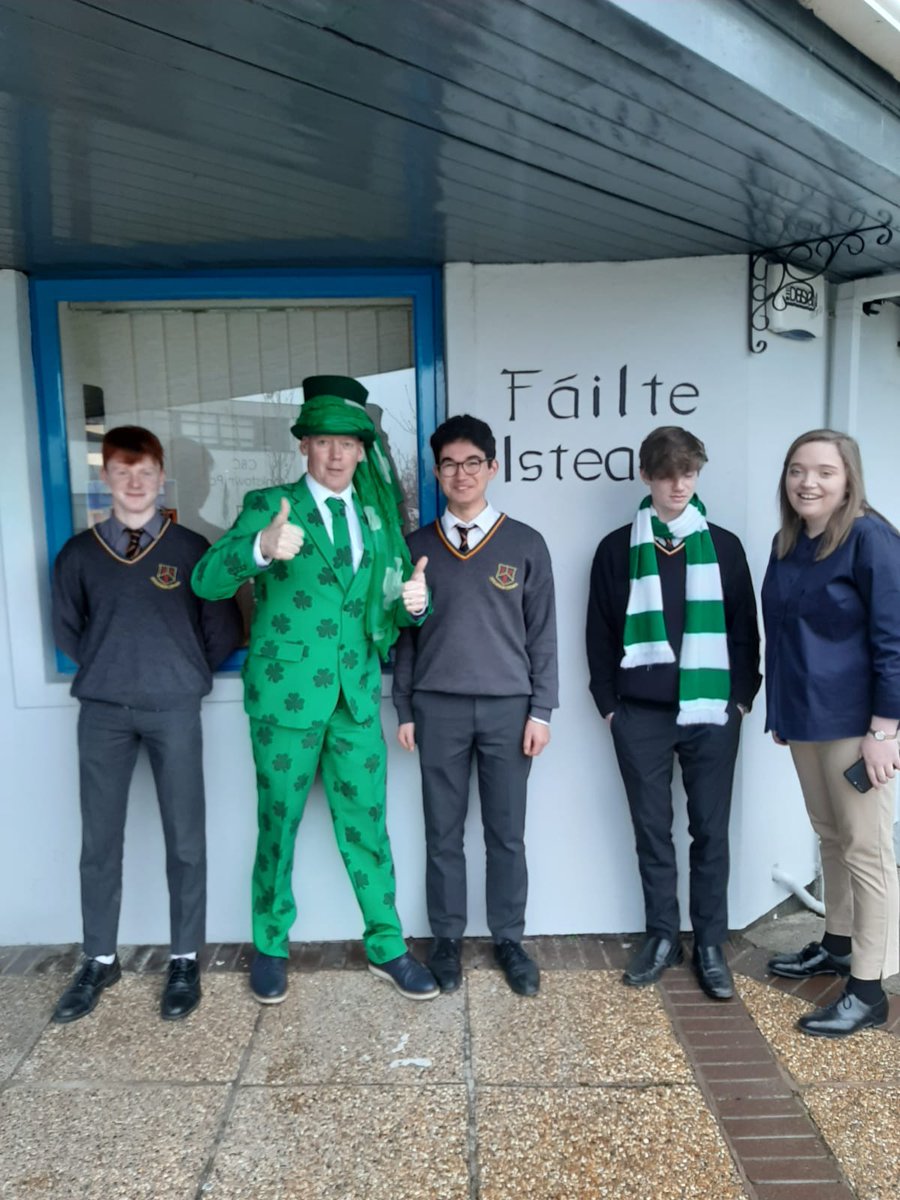 CBCMonkstownpk's tweet photo. Tá tús curtha le Seachtain na Gaeilge i CBC Baile na Manach #snag

Nice work from Sean Farrell (6th year) on our new Fáilte Isteach sign https://t.co/1WihCdS4gr