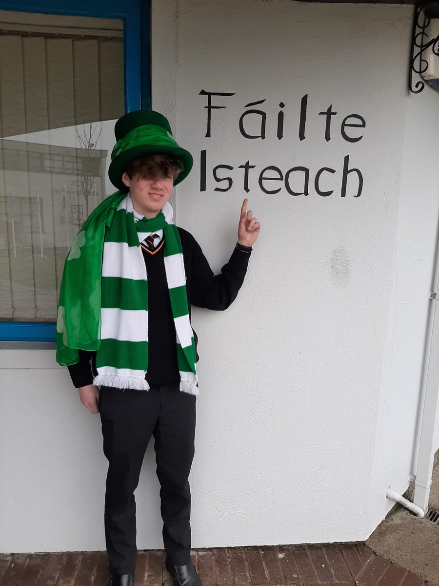 CBCMonkstownpk's tweet photo. Tá tús curtha le Seachtain na Gaeilge i CBC Baile na Manach #snag

Nice work from Sean Farrell (6th year) on our new Fáilte Isteach sign https://t.co/1WihCdS4gr