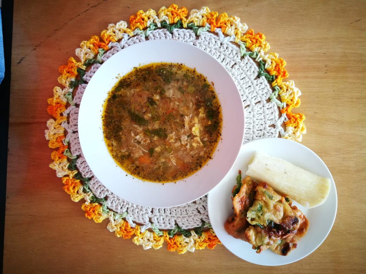 CopetinDeBarrio's tweet photo. Hoy #Lunes retomamos las actividades en el Copetin y les esperamos al mediodía con un rico #almuerzo:

🔥 Soyito de Carne con tortillas #16mil

🍲 Guiso de fideo cortadito con pollo #16mil

*🍛 Caldito de poroto con queso #16mil 

🍳 Minutas al plato

🥕🍍Jugos Naturales https://t.co/r37wTBcbJp