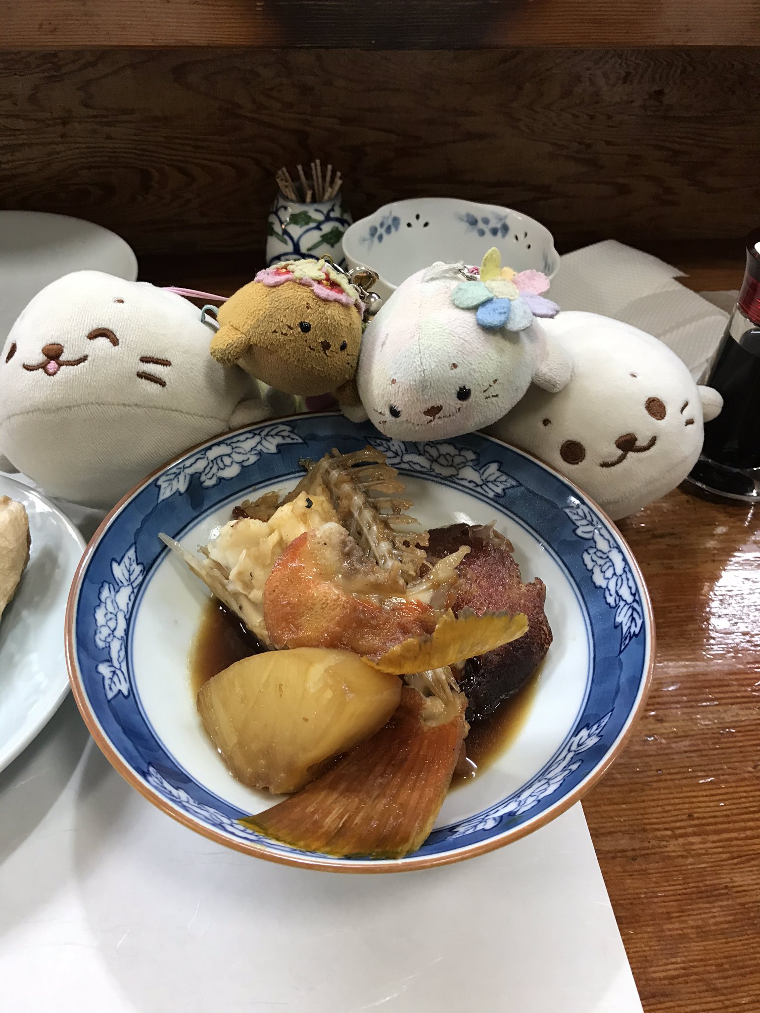 水銀 秋ですよ 秋ですよ 秋姉妹 さっきのアカハタさん はお刺身になって煮付けられましたキュ お刺身 淡白なお味で美味しかった 煮付けは 日本酒に良く合う感じ しろたん ふくえ アカハタ T Co Aqgvq3sioq Twitter