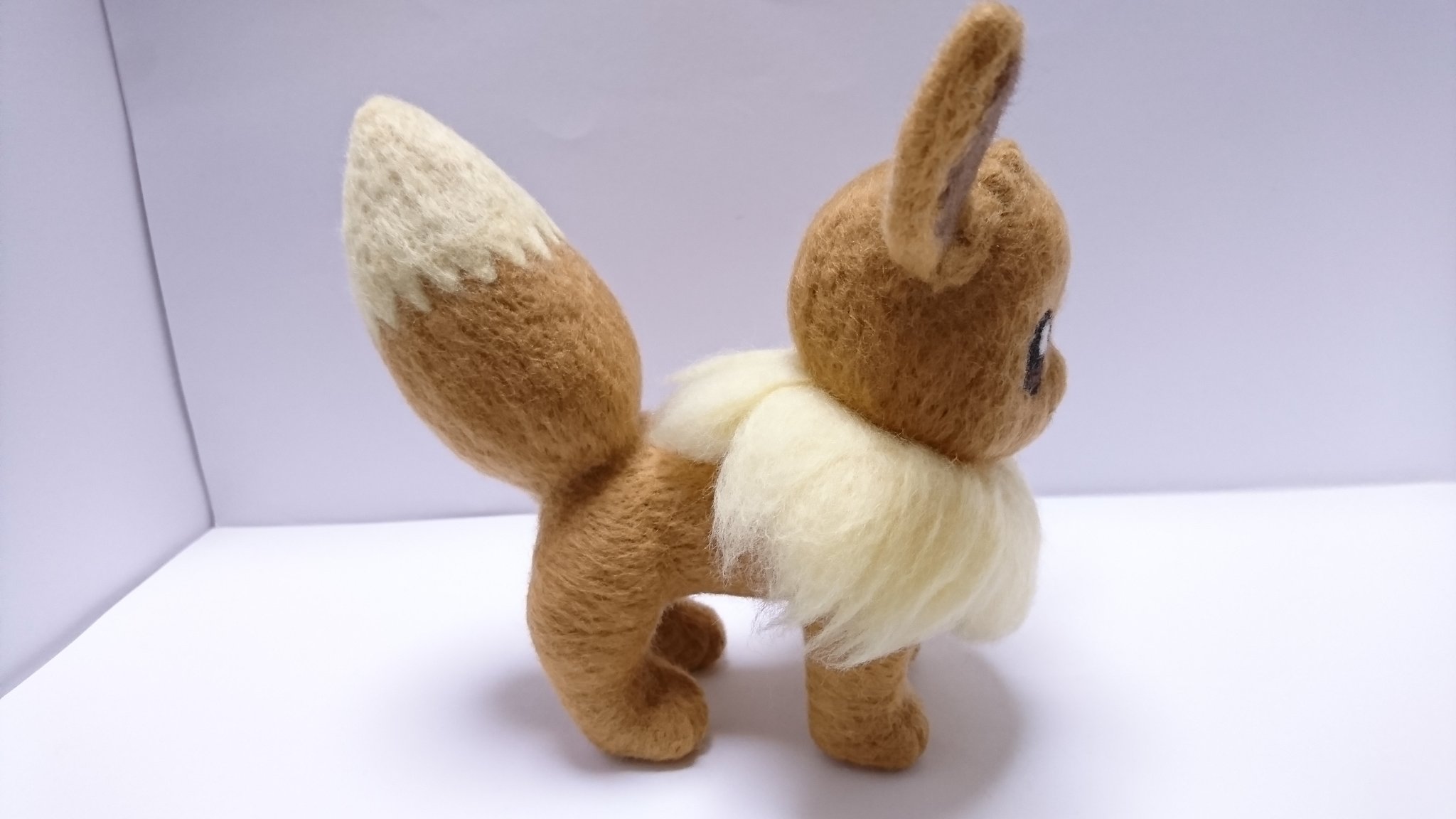 メグミ 羊毛フェルトで作ったイーブイ完成 羊毛フェルト ポケモン ポケモン刺せるかな