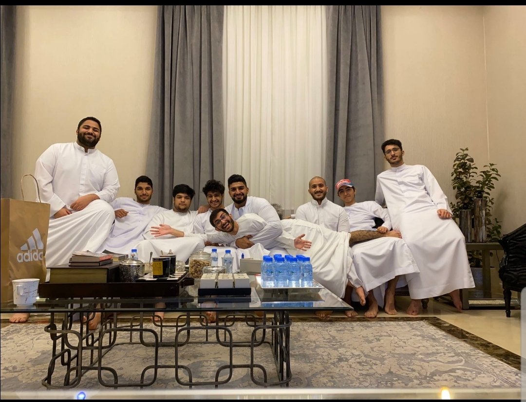 the_ssq's tweet photo. @_ab_ma_ @saqerAlq @MohammedQassimi @saeedmq21 @notsom7sn @AzoozAlQ #Asq #hadif https://t.co/f4g9sq75BW