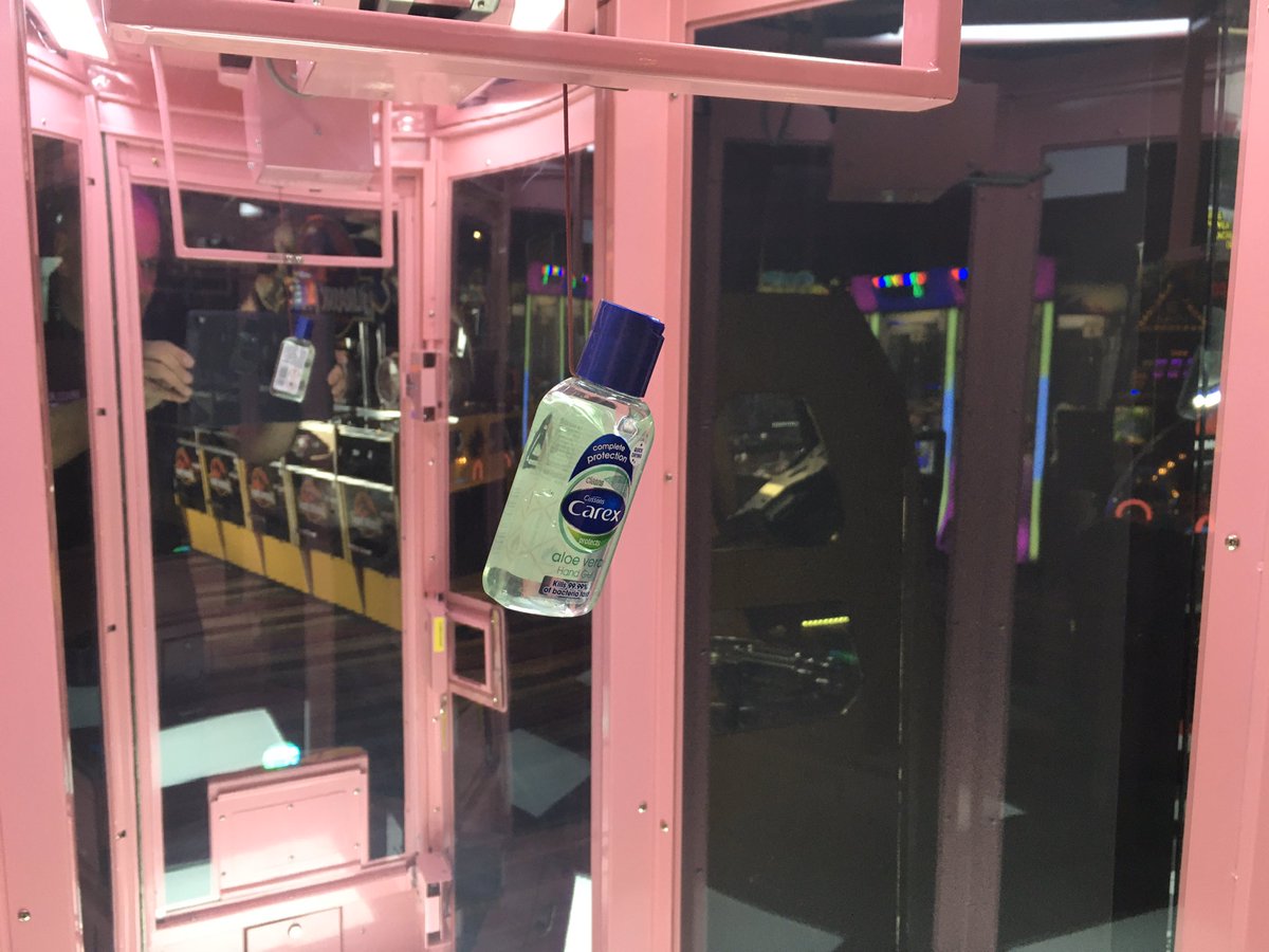 RobBraddick's tweet photo. This is all getting ‘Loo-dicrous’ in Westward Ho! Devon.
That small Carex hand sanitiser is nearly as rare as hen’s teeth!
@piersmorgan @GMB @BBCNews @susannareid100 @BBCSpotlight @itvwestcountry @WMNNews @FoxNewsPhotos @cnni https://t.co/fhLq1Z8DLJ