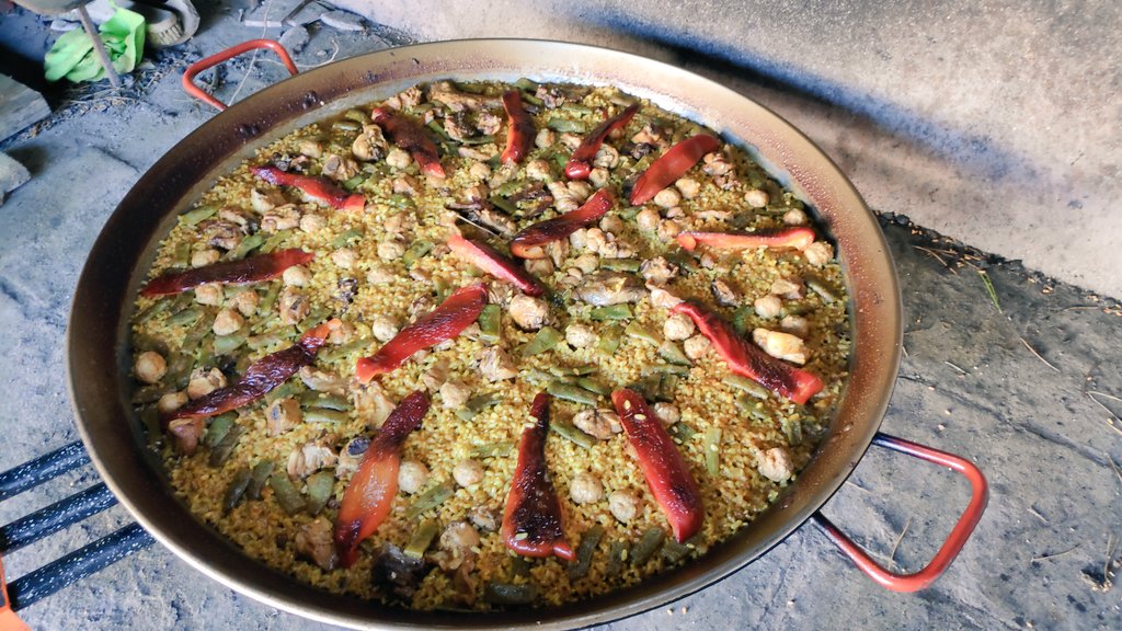 paellapatrimoni's tweet photo. Ahir era #diumenge i com sempre...#Paella #Campanus #saynomore @wikipaella_oficial https://t.co/DdMJ0Lwjhp