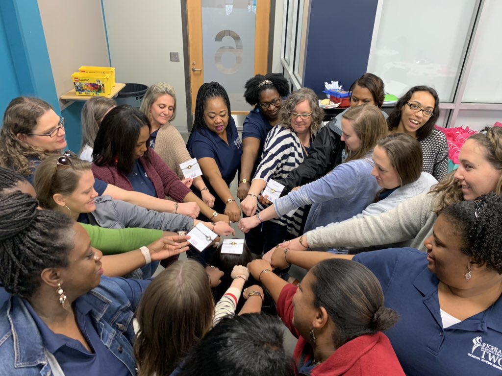 DrLinnen's tweet image. Social worker appreciation day. I was honored to guide a STEAM lesson on intentional communication Where learning was premier and nothing short of excellent. #socialworkers #GenerationStrong @RichlandTwo @KMMPMPanthers @BheBears