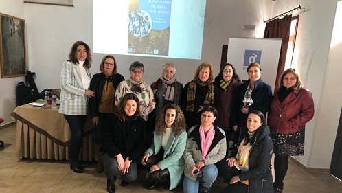 PuntosVuela's tweet photo. #8M Femenino, rural y #TIC: Así fue el III Encuentro #Guadalinfo de #Mujeres en la #SierradeHuelva. Participaron el @CGPuertoMoral, @GuadaEncinasola, @Guadalinfocsb, @CGlosmarines, @guadalinfoHS y  @CGlosmarines. https://t.co/Xa3meMYha7 #CompromisoSocial https://t.co/3LCB81Jv94