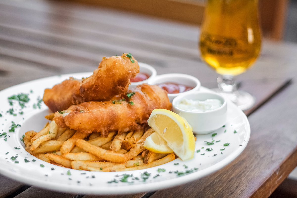 PeterBsMonterey's tweet photo. When in #Monterey! Our Brewpub Fish n’ Chips feature Atlantic cod in our house IPA batter & are lightly fried.
#fishnchips #seafood #pubgrub #brewery #dreameats #bringme #seafoodwatch #montereybay #montereyeats #peterbs #montereybrewed #drinkcoastbeer #drinkbaybeer #seemonterey https://t.co/3N3ozFKdjL