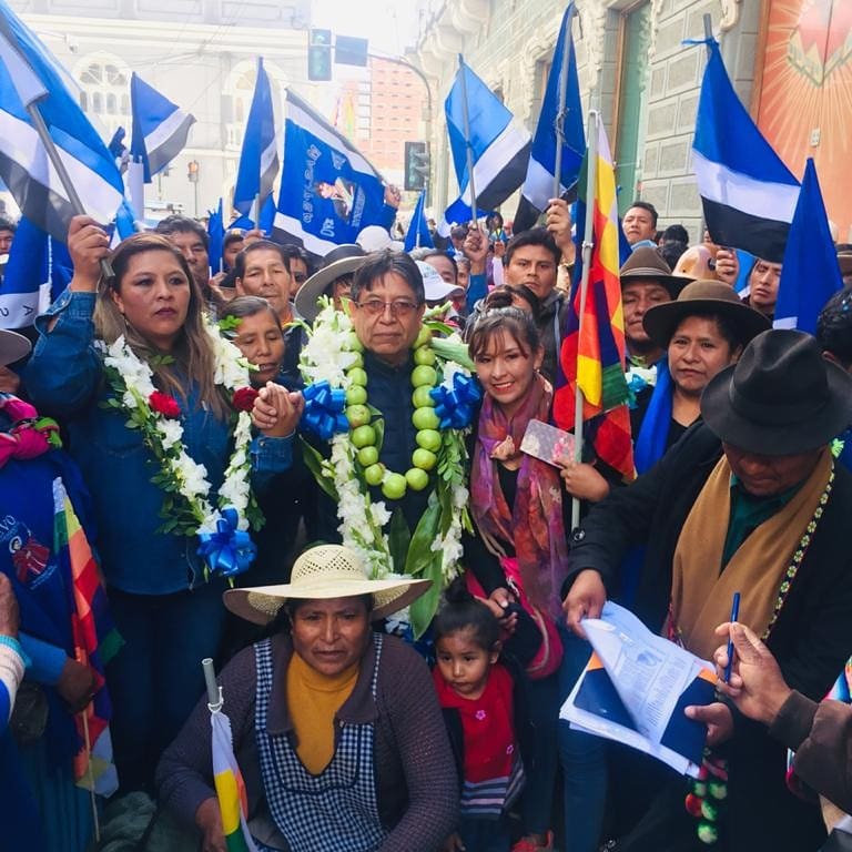 LaramaDavid's tweet photo. Llegamos a #Oruro para presentar a nuestras candidatas y candidatos.

#YoLucho #BoliviaMereceMAS 
#Bolivia 🇧🇴 https://t.co/cZz7oV7LM9