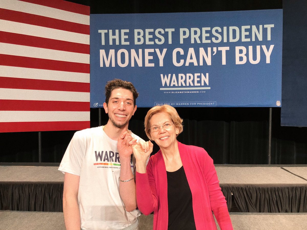 sighzach's tweet photo. @benjaminokeefe Pinky promises all around as my promise to be in the fight with her until the end 🗽💪 #WarrenSelfie https://t.co/OlSzyZv0GG
