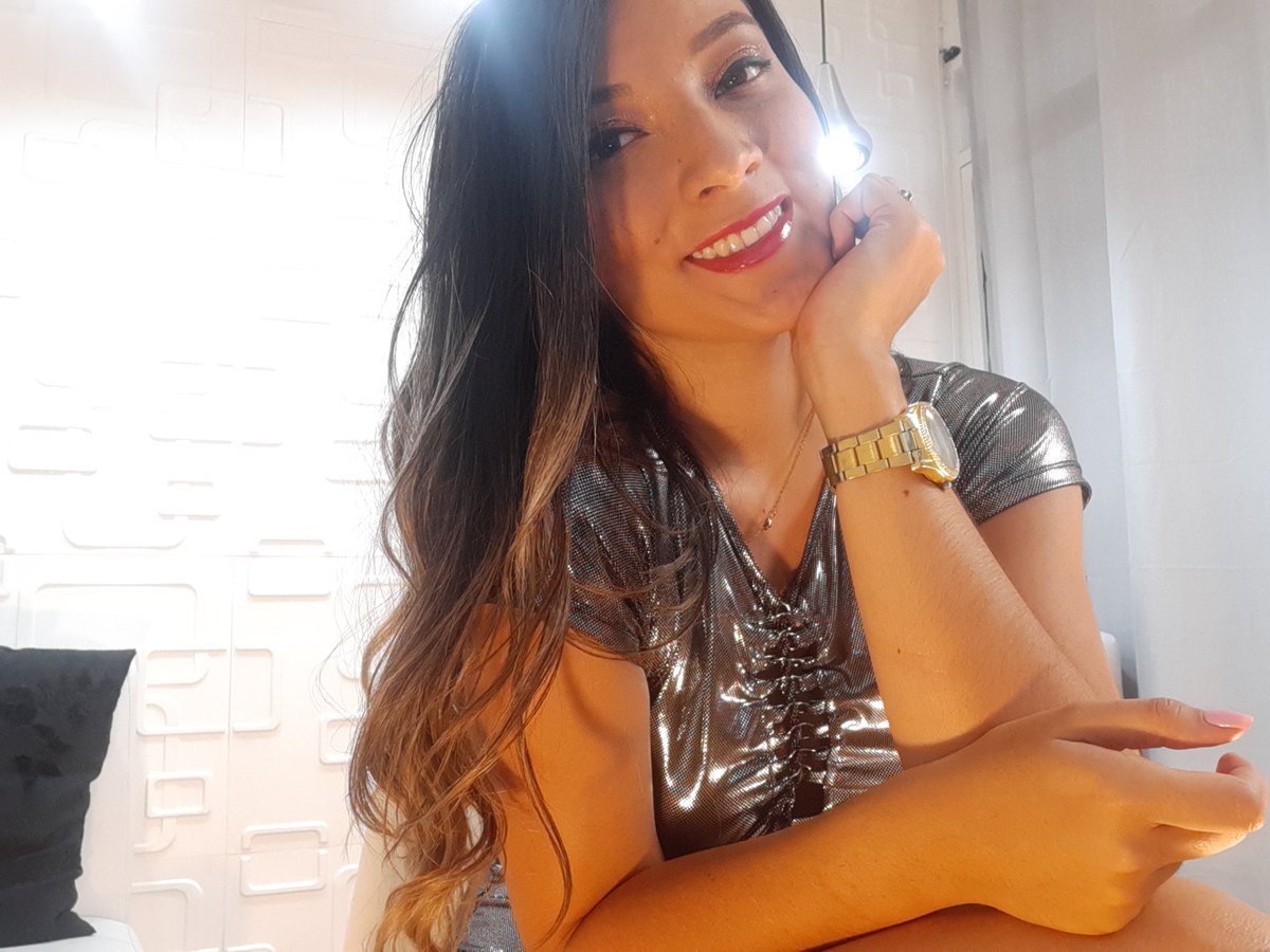 nathali85697705's tweet photo. how are you guys going sweet😍😉🌹 https://t.co/ZSwNxYT7j2
