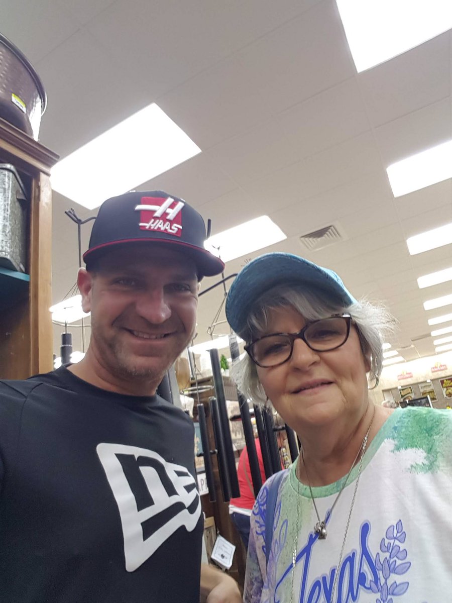 kmgo24's tweet photo. @ClintBowyer I live in Amarillo, I could have come and seen you to pass time LOL. I will look for you at TMS. Good luck!! https://t.co/fo2Dkvv8X6