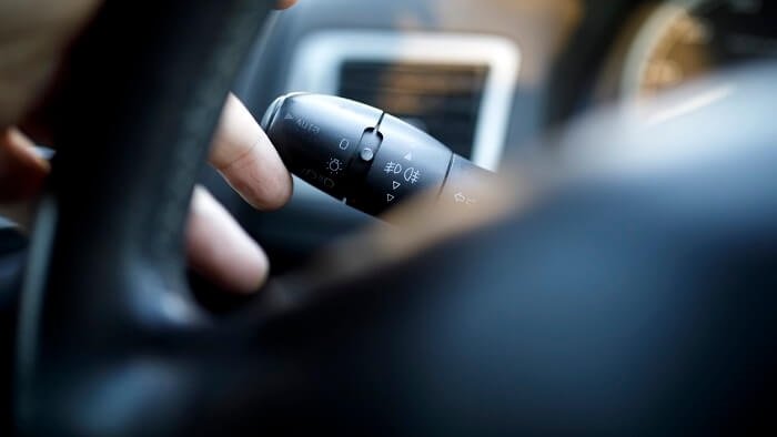 NSCsafety's tweet image. Many dangerous scenarios on the road could be solved with a simple blinking light. Why is a turn signal so important? bit.ly/nscdriveithome… #KeepEachOtherSafe @DriveitHOME