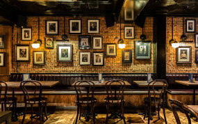 Exciting news to hear <a href="/RedDogSaloonN1/">Red Dog Saloon</a> Soho will be re-opening this month with a new Austin inspired barbecue menu 👏 
casualdiningmagazine.co.uk/news/2020-03-0…