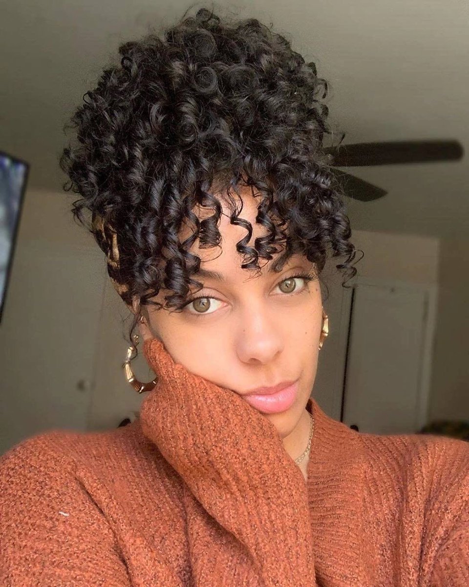 CChaosHair's tweet image. And then there’s @_beautyincurlz_ with Controlled Chaos.💕

#bestcurlsever