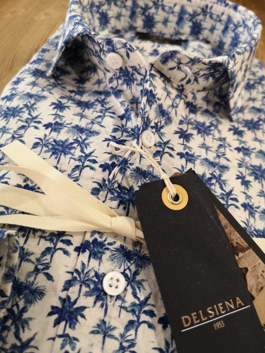 GereLincoln's tweet photo. Changing the world one shirt at a time 🌍

Back by popular demand! The bio shirt by Italian brand Delsiena is now available in store. #delsiena #geremenswear https://t.co/h2Nh5O5JHV