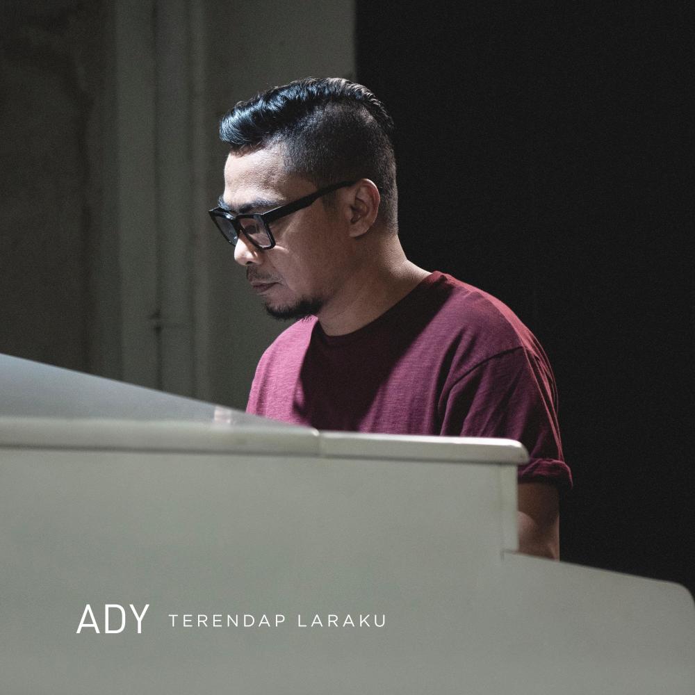 Denbang995FM's tweet photo. 🆕 @UapWidya #KisahYangSempurna

🆕 @ady_2807 #TerendapLaraku

🆕 @driVeindonesia x @sandsintheline #DjiwaMoeda
||@MKRecordsID

🆕 @Boyaz91 #BertahanUntukku

#HarmoniRDB
"Hallo Darling"
#SensasiDalamMusikIndonesia
#HariMusikNasional
Senin 9.3.2020
Host @Fandi_RDB
MD: @KiaHarvesya https://t.co/E4wfCdnLuU