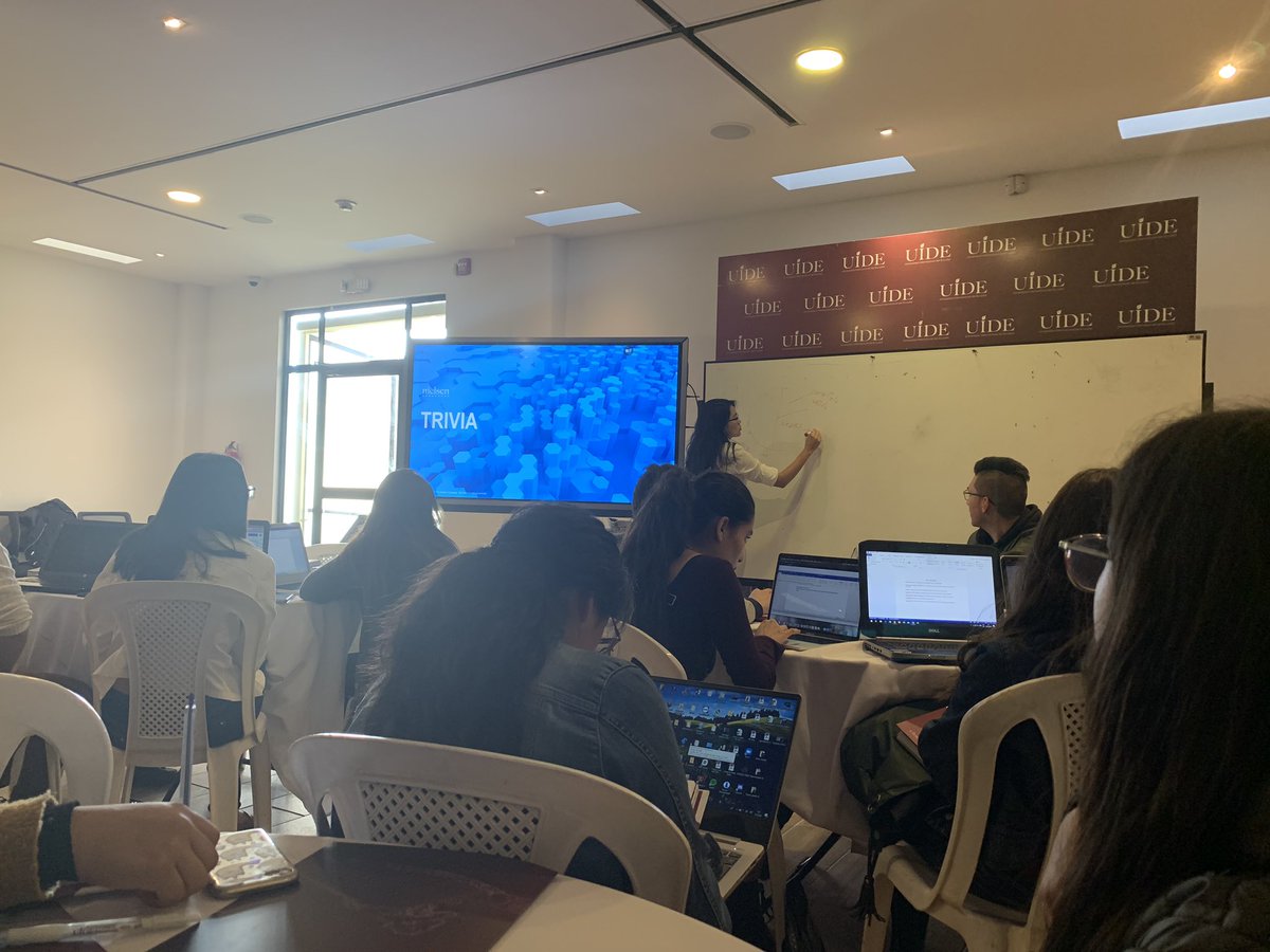 camila_andr3's tweet photo. #ExperienciaNielsen
#LoAprendíEnLaUIDE
#Faciade
Primer día de Experiencia Nielsen sobre el Mercado Retail 🗣👥
A cargo de Cristina Sánchez 👩🏫
@UIDE
@fernando_hallo https://t.co/4xWzEVgWHy