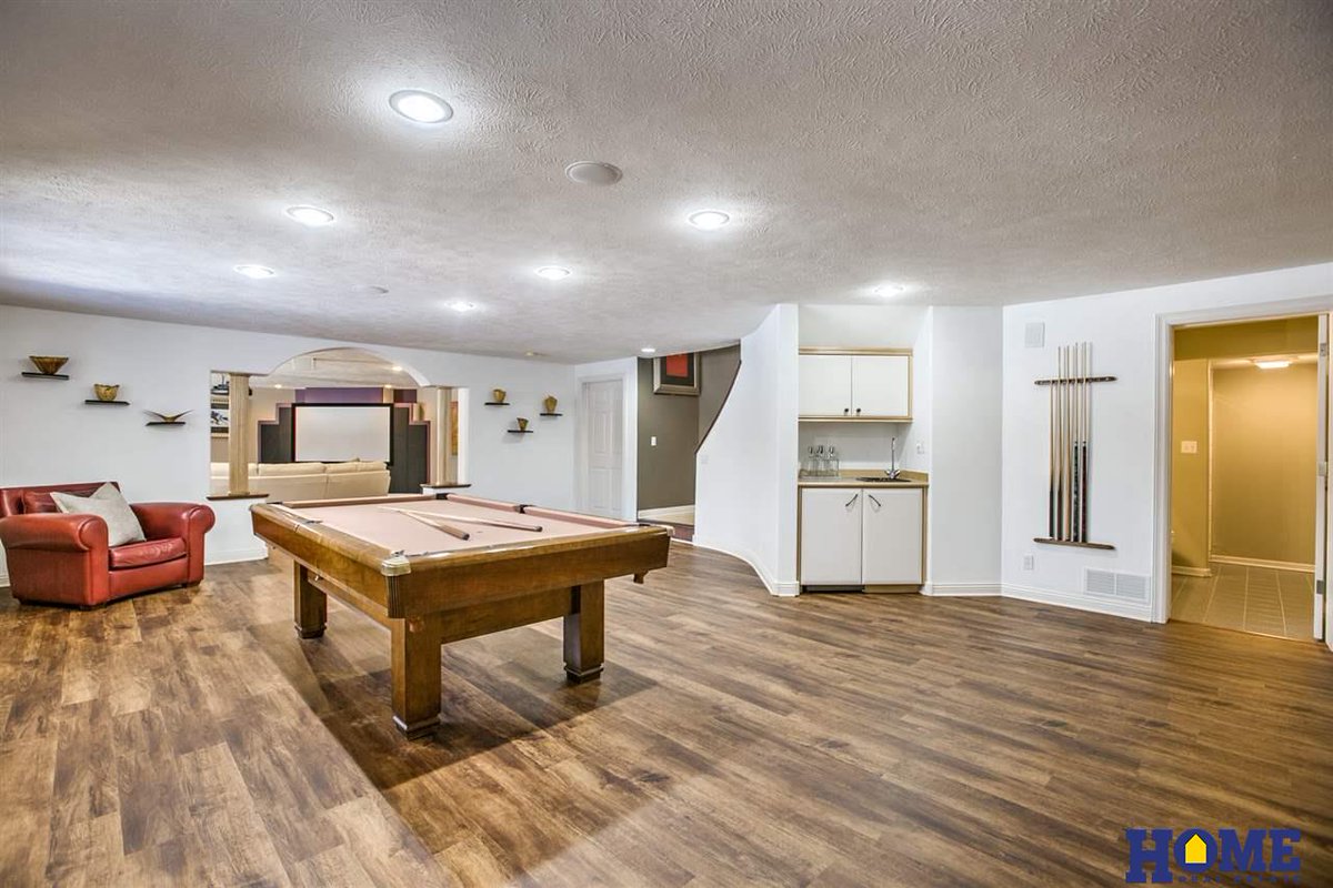 homerealestate's tweet photo. https://t.co/F0pQGQ6AJy
#mansionmonday #HOMERealEstate #HRE #lnkrealestate #lnkrealtor #lnkluxuryhomes #lincolnrealestate #lincolnrealtor #nebraskarealestate #nebraskarealtor #nebraskaluxuryhomes #custombuilthome #contemporaryarchitecture #contemporaryhomedesign https://t.co/rR3nOS34xE