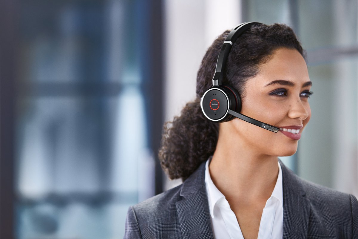 JabraFrance's tweet photo. Trop de bruit au bureau? Découvrez notre casque Jabra #Evolve75 et éliminez les bruits ambiants grâce à la réduction de bruit active (ANC) https://t.co/2BckGhMBpL