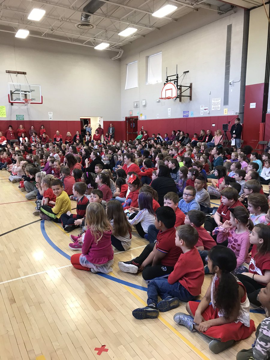 WESMarauders's tweet photo. We spent the morning learning about our @WESMarauders PRIDE characteristics today!  @1sharpteacher @Kyarrow2 #PrideRider #deeproots #corevalues #brightfutures https://t.co/AqfxfMvODh