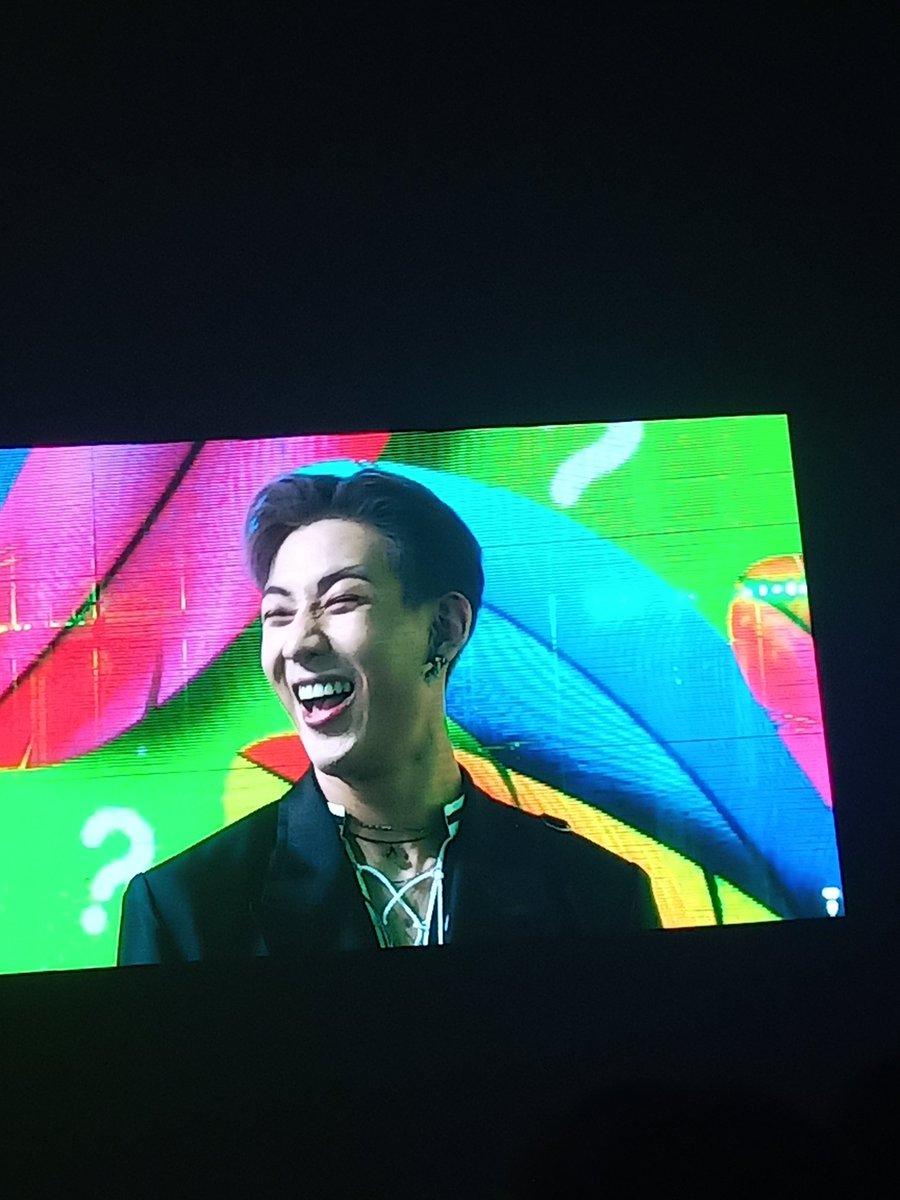DoubleB23_G7's tweet photo. วันนี้ครบรอบ1ปีของ
#Bambamblackfeather รอบโคราช ดีใจมากเลยอ่ะ เป็นไฮทัชครั้งแรกเลยตั้งแต่ได้เจอแบมแบม คิดถึง🐷🖤
#bambamthefirstfanmeetingtourblackfeatherinthailand #blackfeathertour_korat
#บัมบัมคนน่ารักกอไก่ล้านตัว
@BamBam1A #BamBam https://t.co/uMxsJuggZJ