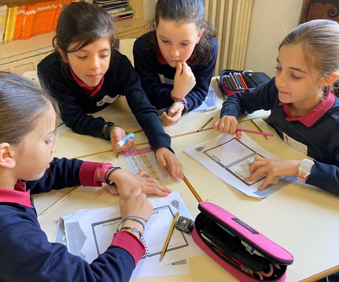 CanigoFomento's tweet photo. L'Associació Empresarial de Publicitat @AssocPubli ha realitzat una dinàmica sobre el món de l'empresa a l'alumnat de 4t de primària.
Han sortit idees molt interessants!
#innovació #empresa #nousconceptes #bonesidees #creació #colegiosdefomento @FomentoEdu https://t.co/h6s2spW4JA