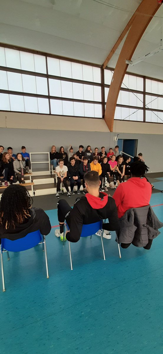CB_officiel's tweet photo. Session Pro avec le @Maine_et_Loire
Ce matin, @nianta2, @Jayy_5riley et @Quentin_Ruel ont partagé une séance de basket avec les élèves du Collège Jeanne d'Arc de St Sylvain d'Anjou.
#CBFAMILY #CBPOURTOUS https://t.co/09TJ3LWSVY