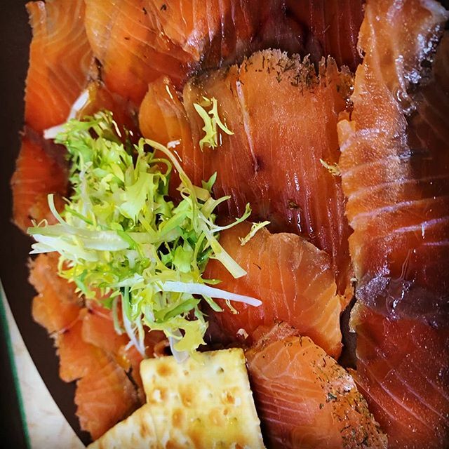 Carpaccio de salmó  marinat a l' anet per nosaltres 👩‍🍳👨‍🍳 #salmon #🎣 per amanides, #carpaccio #menu #carta #tastaelbaixllobregat #gourmetrestaurant #foodies #molinsgourmet
#menusaludable #♥️♥️