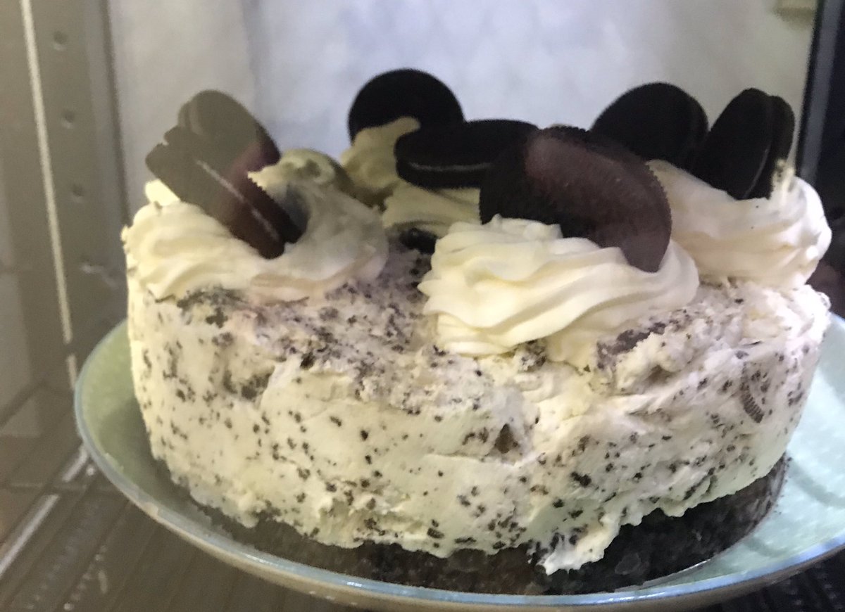 Declanmaxwell's tweet photo. These cakes would cheer you up on a very wet Monday here in Clare , thanks @CafeFergus . https://t.co/pGF8gB0aJq