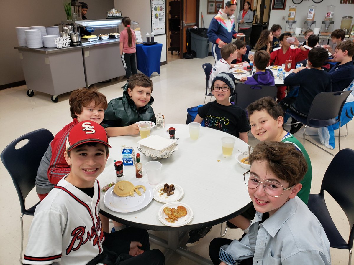 sbolnick5grade's tweet image. #davis5 Purim fun