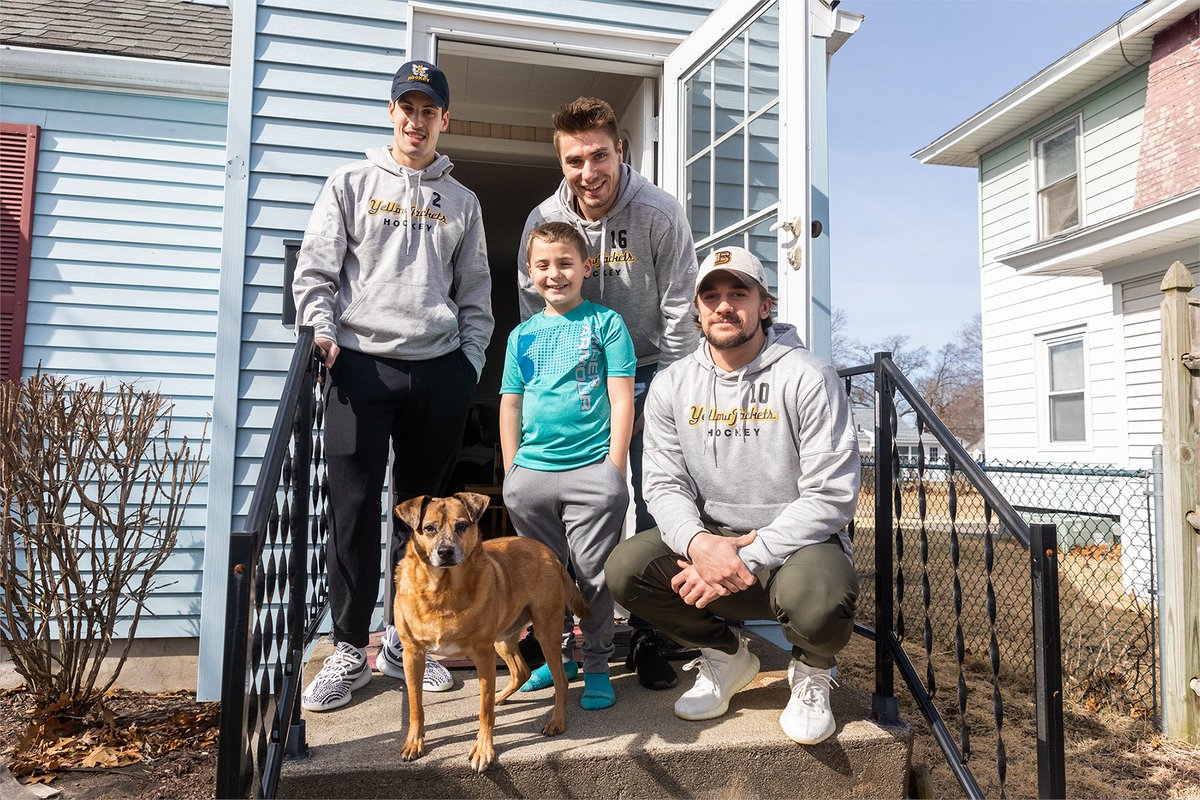 AIC Hockey tweet media