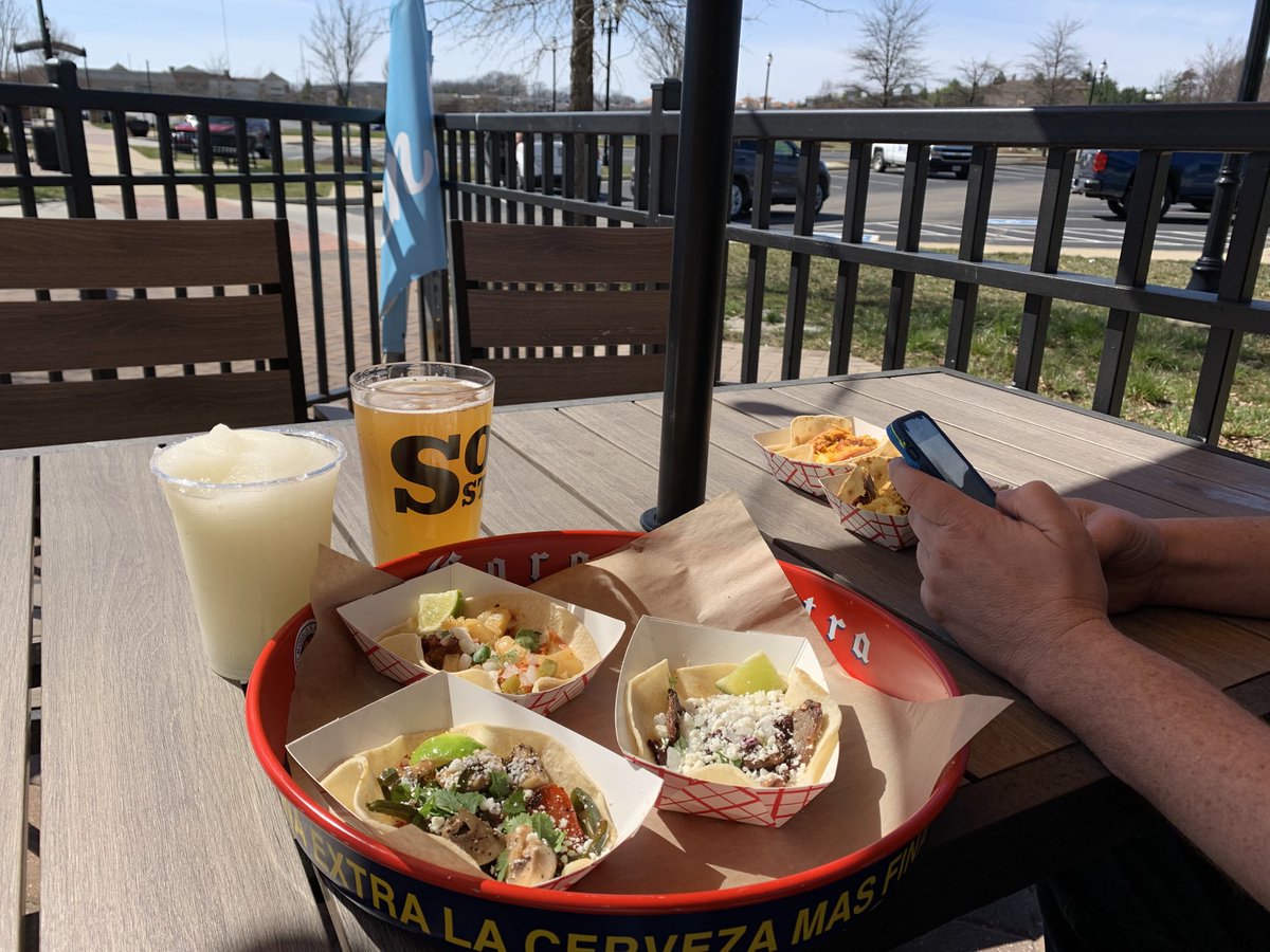 ERGoddessMD's tweet photo. Margarita Monday. #Wellness #WhenERDocsDate https://t.co/0UJexLxiZa