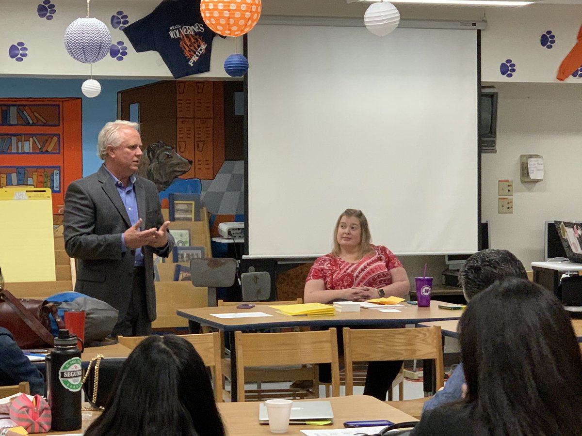 JesusGamez915's tweet photo. Dual Language teachers networking at @WiggsWolverines Thank you Mr. Luther and @tuguerafavorita Jerusha Hunt! Wiggs students are the best! @EPISD_DualLang https://t.co/6VWU0oGaEc