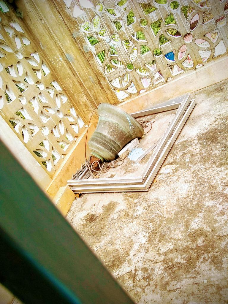 jerryalexandre's tweet photo. @notredameparis @Tino_Pandache @unruly_gael @boi @Motivaction10 #leglise #cloche #ParoisseNotreDamedelaCaridad
Crédit photo: @jerryalexandre
Appareil : Android https://t.co/laoKvLCiex