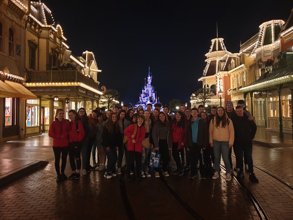 RidgewayDisney's tweet photo. @EuroStudyTours Thank you for an amazing trip to #DisneylandParis it has been AMAZING! #LIVE2020 #ridgewayontour https://t.co/bQUrQpNcWD