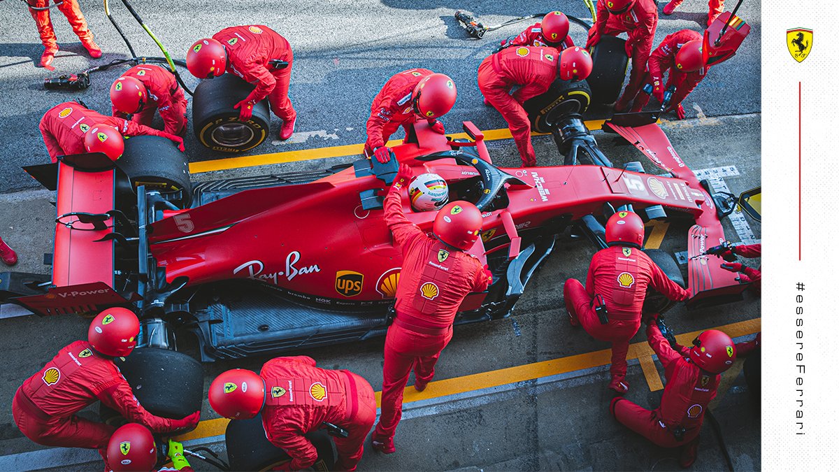 ScuderiaFerrari's tweet photo. #Tifosi, we’re back 😎

#essereFerrari 🔴 #AusGP https://t.co/iEtvQkHaWH