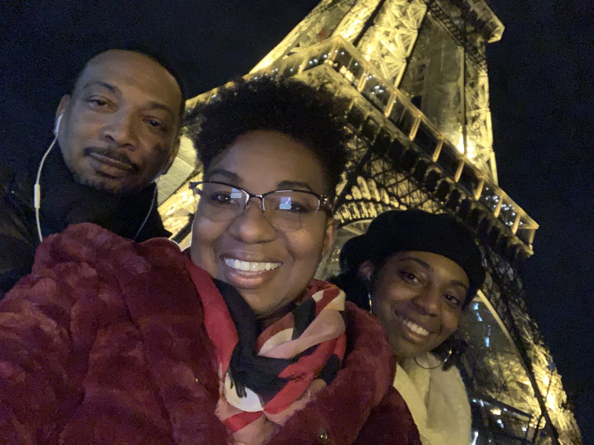 Fortybeadslee's tweet photo. #RememberingPARIS https://t.co/I37ofB5vcd